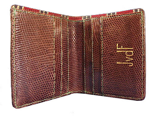 justin von der fehr makes two products. this wallet and a belt. both exquisite and almost as beautiful as something made for a woman. that is rare. 